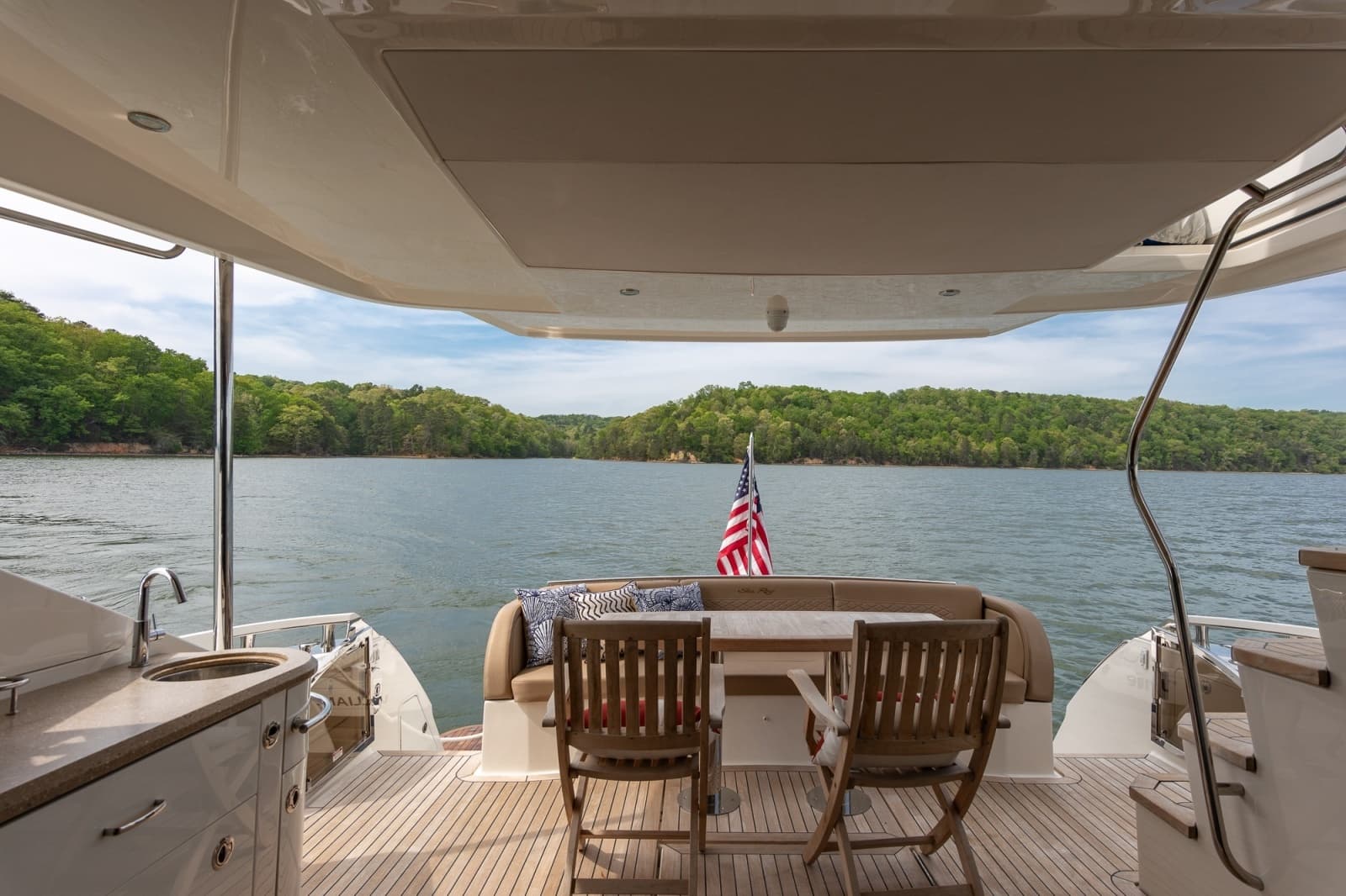 2018 Sea Ray L650 FLY