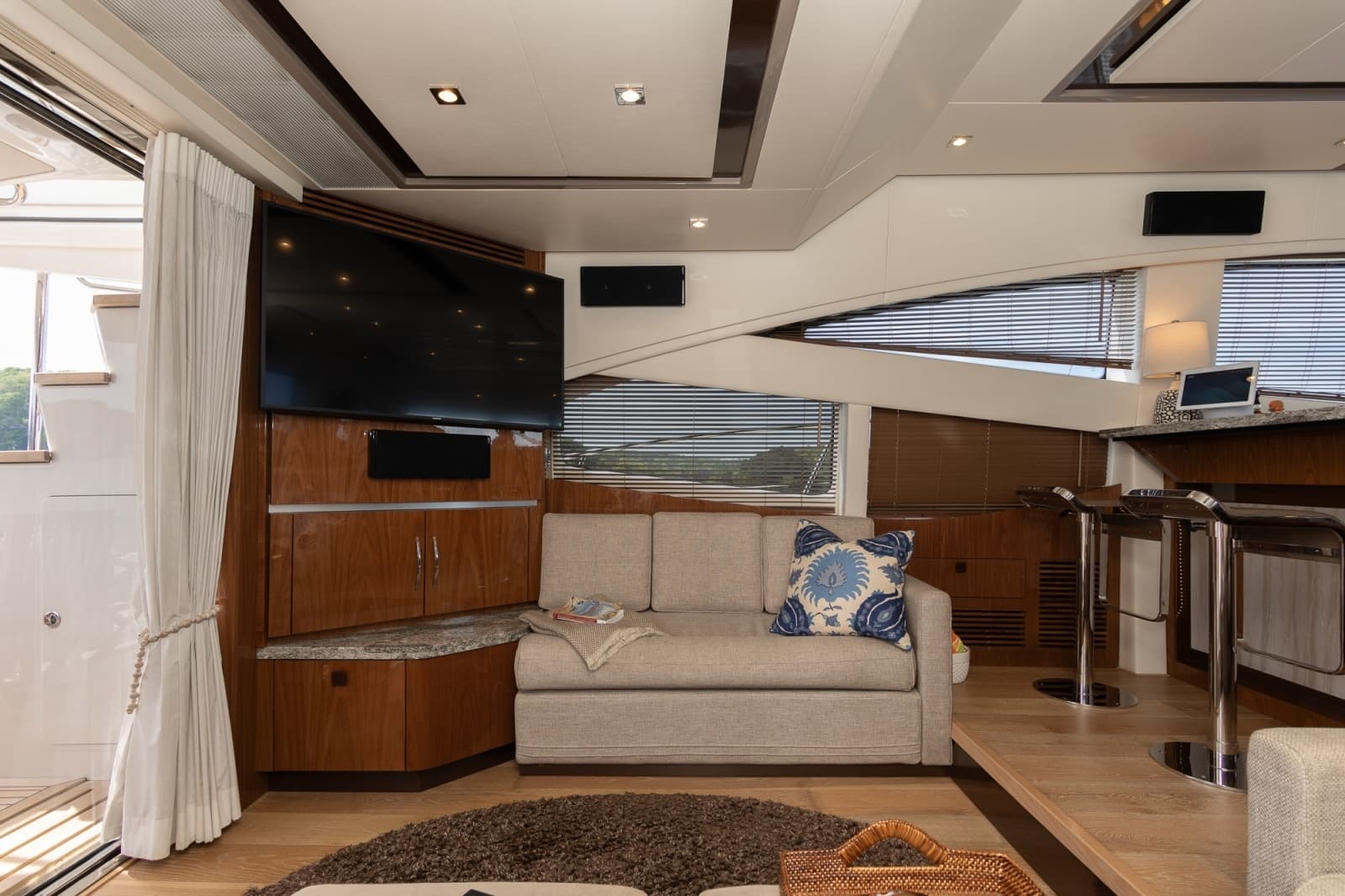 2018 Sea Ray L650 FLY