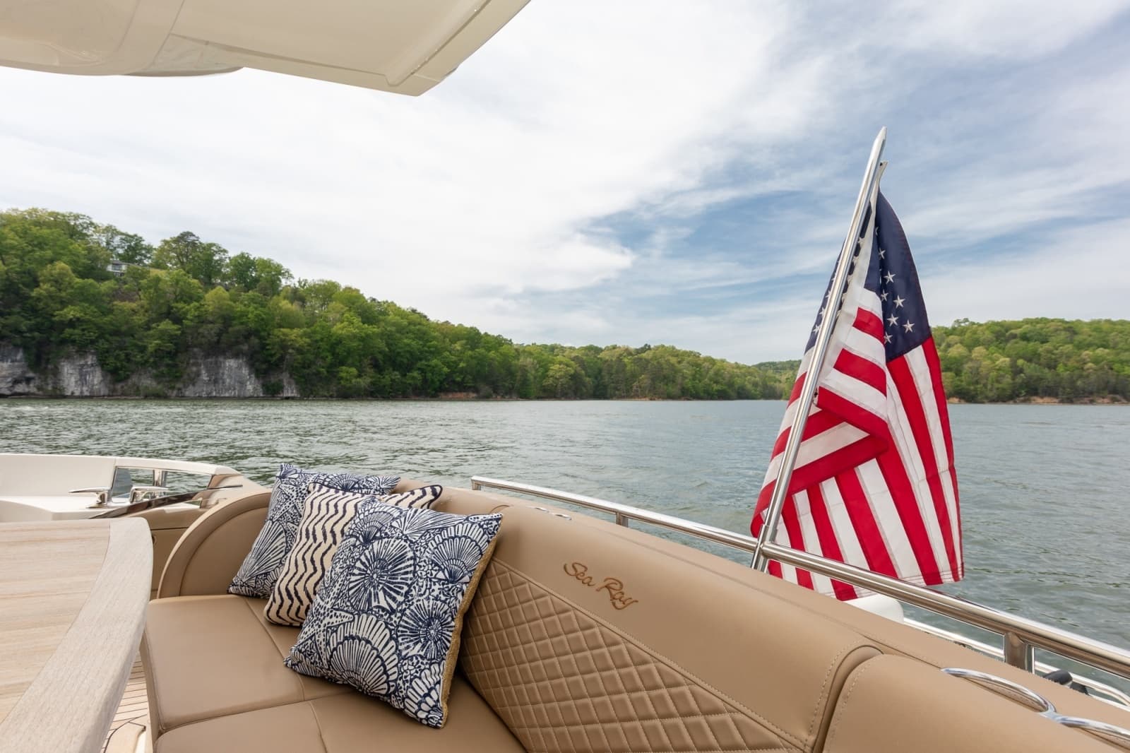 2018 Sea Ray L650 FLY