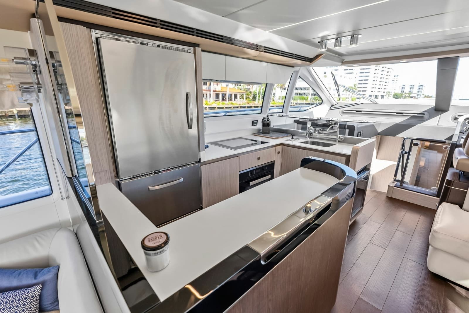 2020 Azimut Flybridge