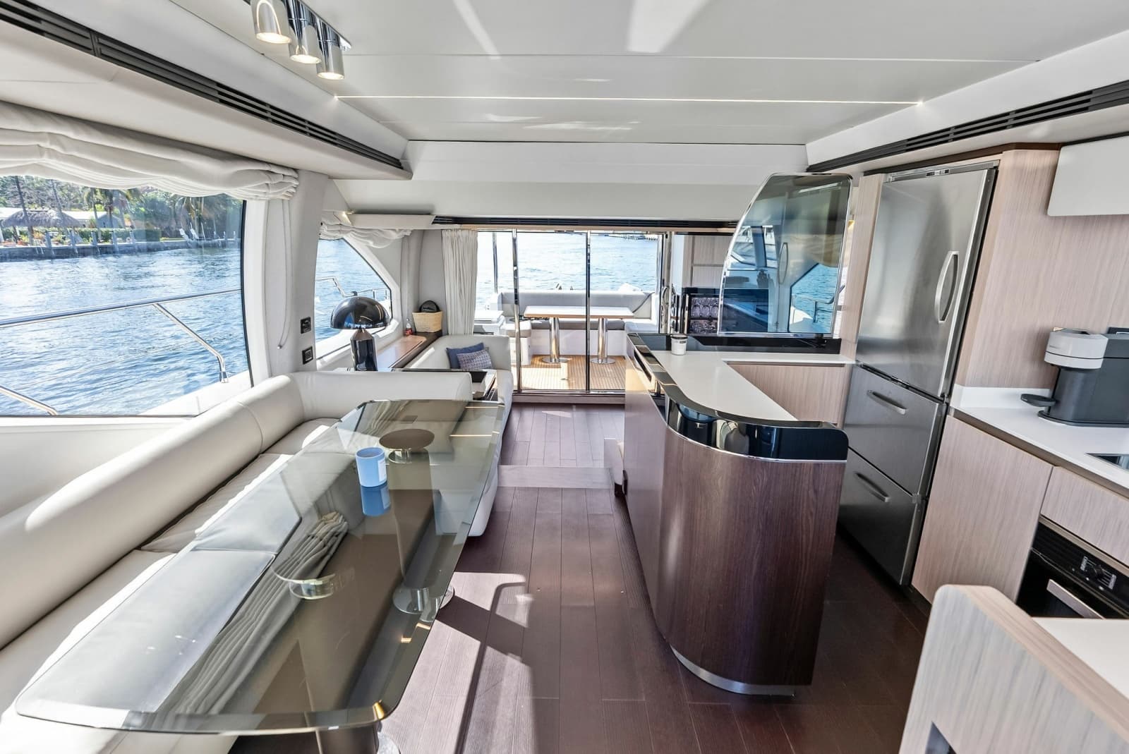 2020 Azimut Flybridge