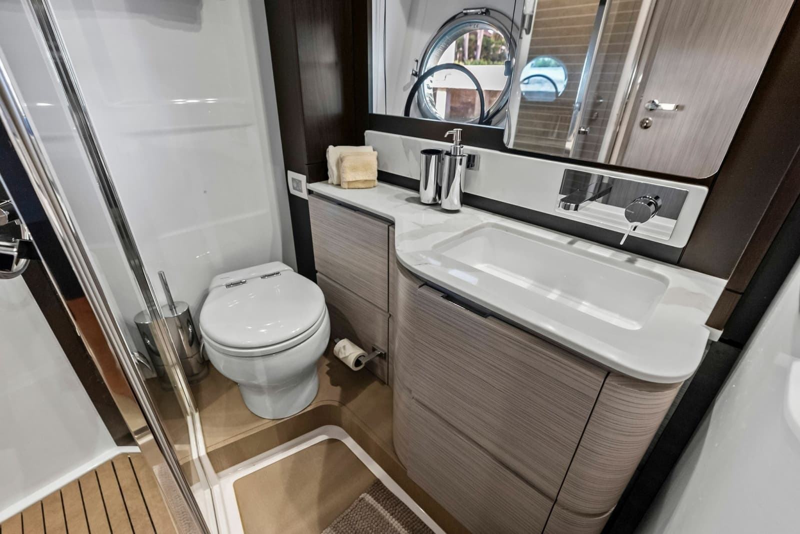 2020 Azimut Flybridge