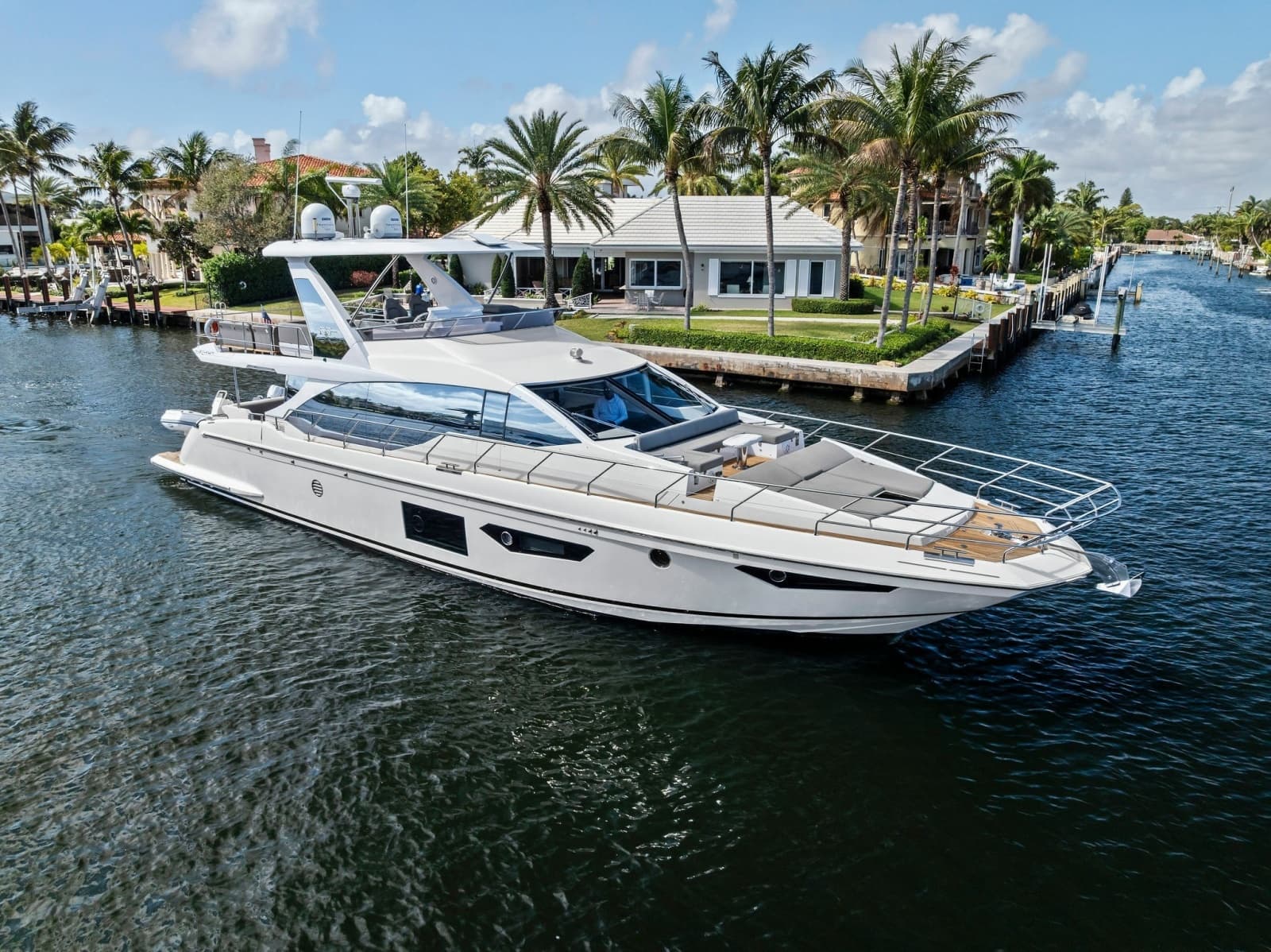 2020 Azimut Flybridge