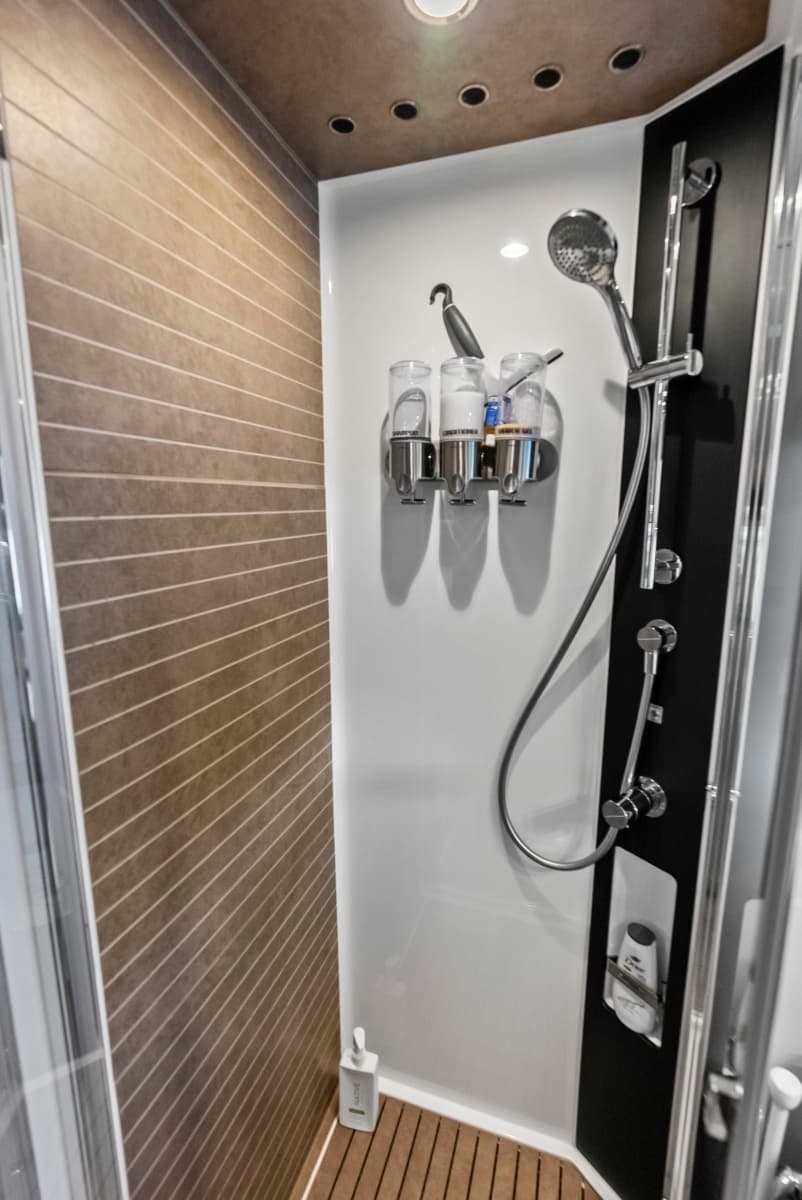 2020 Azimut Flybridge