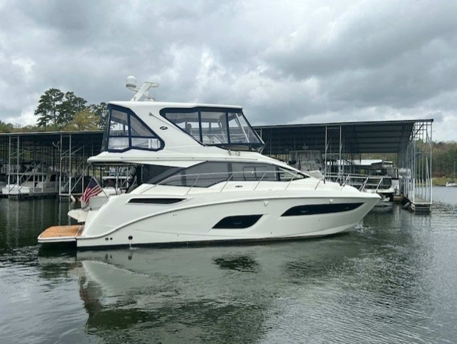 2017 Sea Ray 460 FLY