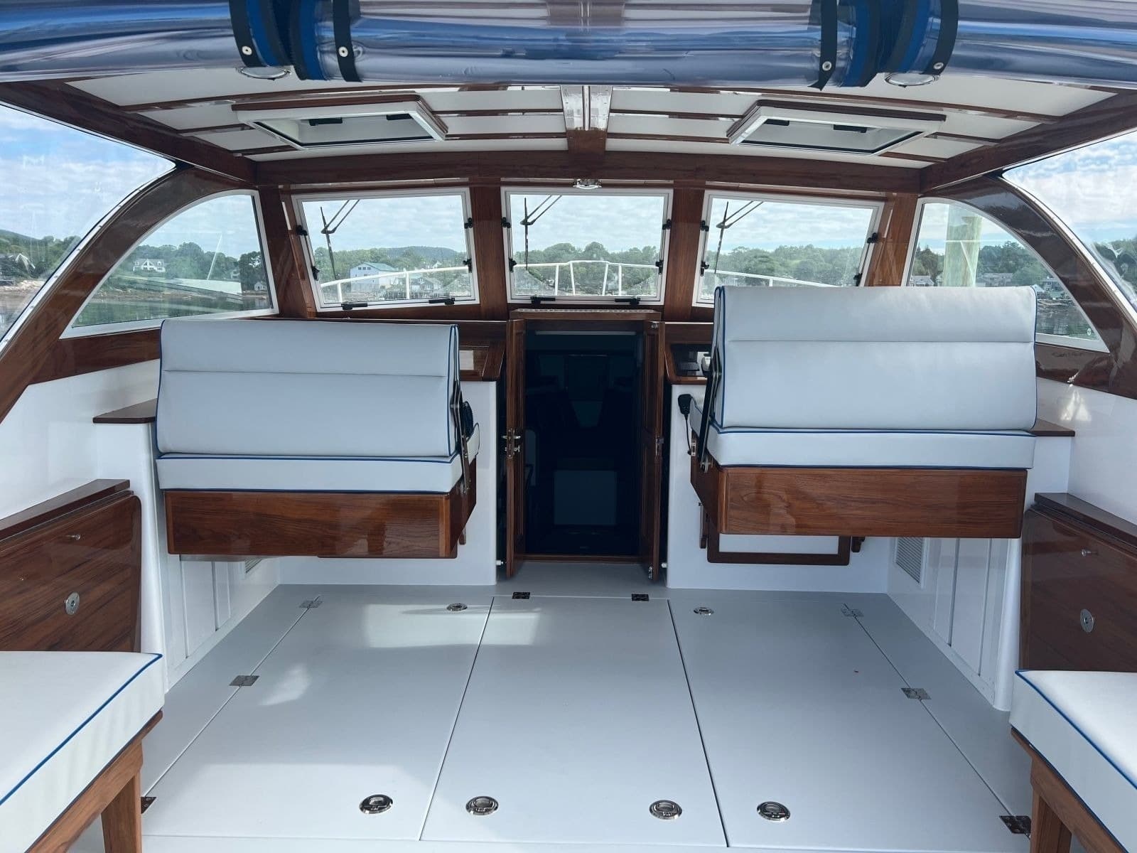 Imgi_38_2021 Ellis 36 Express Cruiser Power 10135478 20260401140230449 28