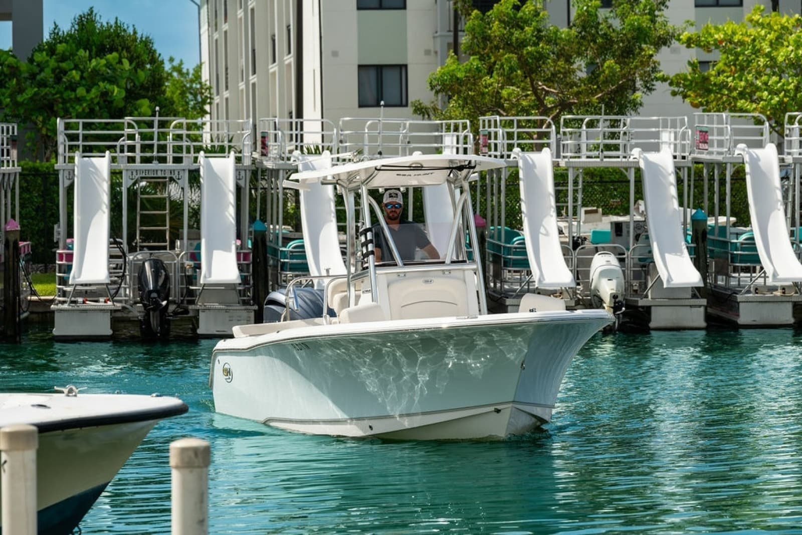 2023 Sea Hunt 234 Ultra