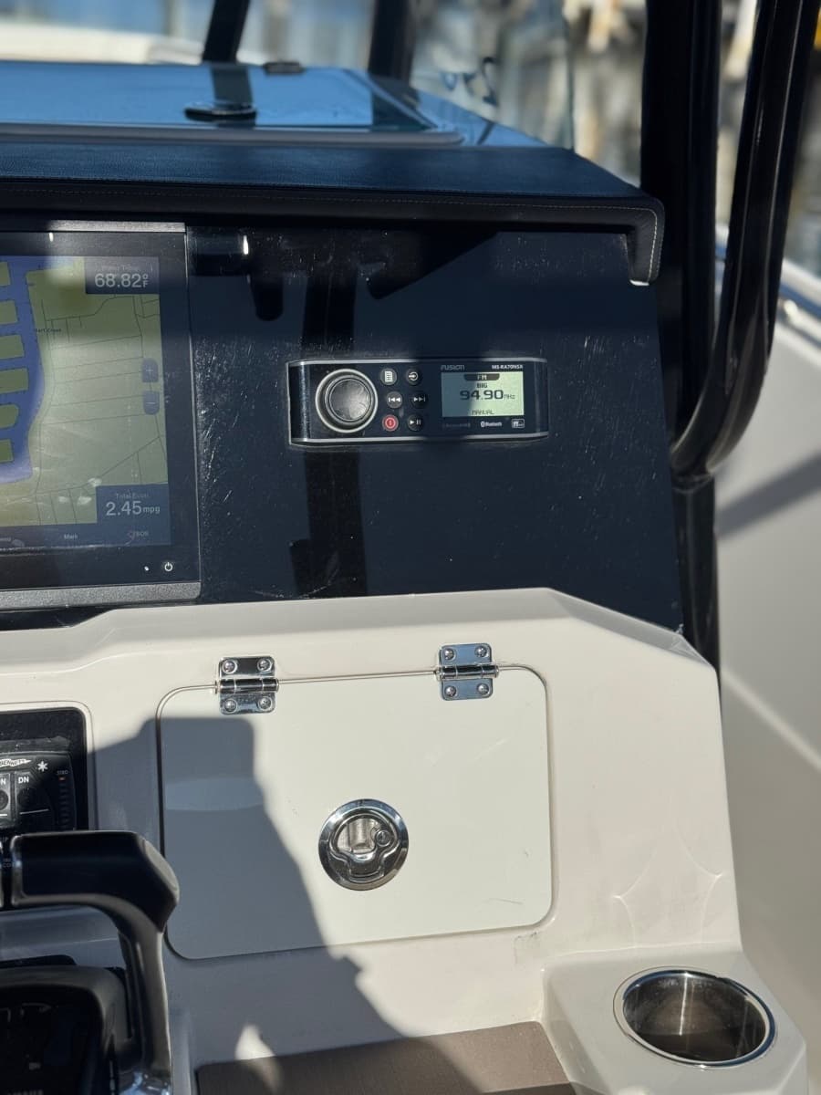 2021 Sailfish 290 CC