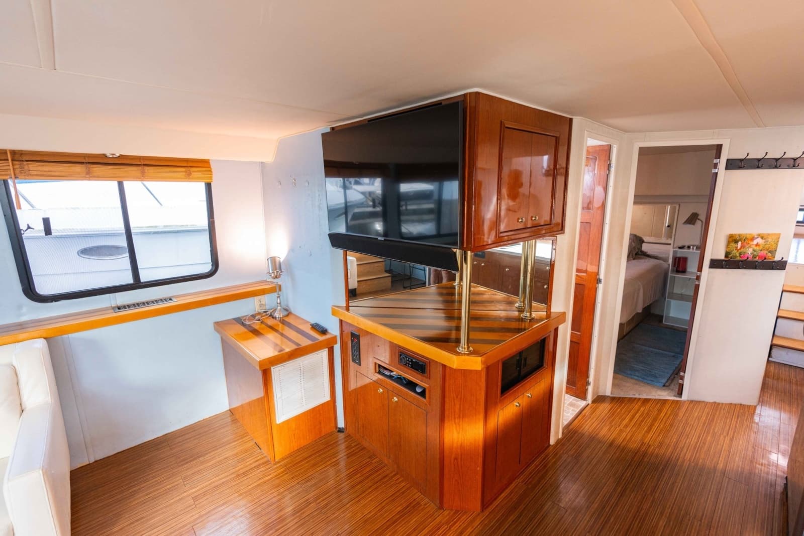 2001 Harbor Master 520 Coastal