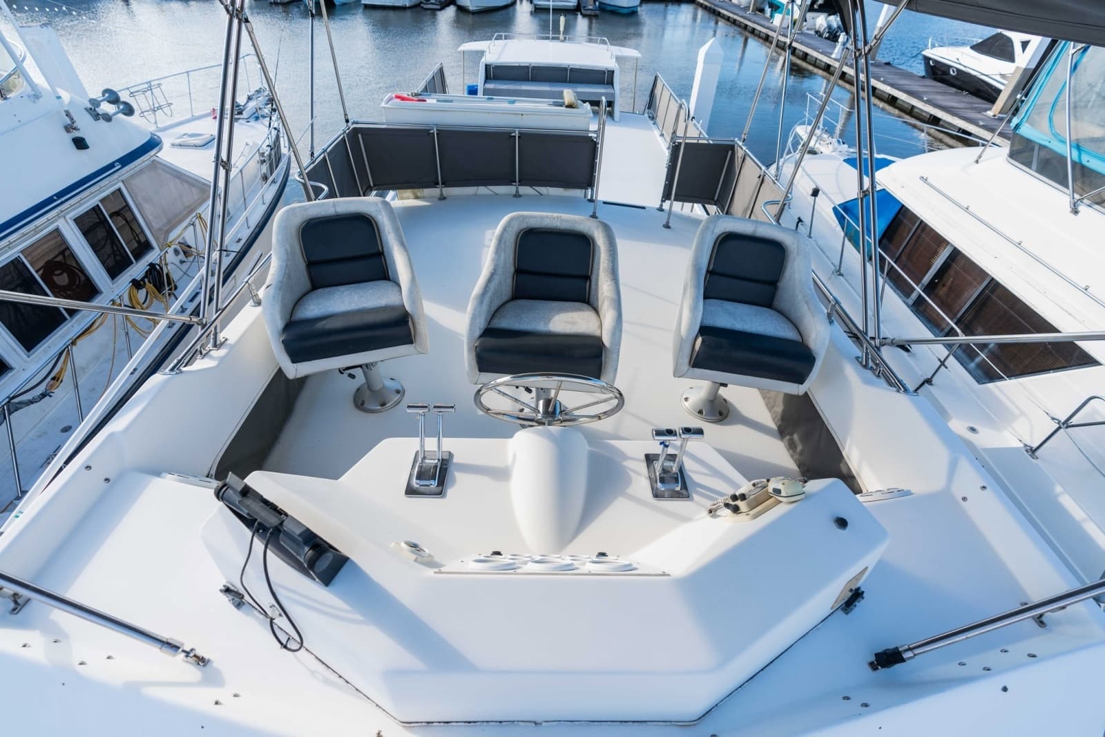 2001 Harbor Master 520 Coastal