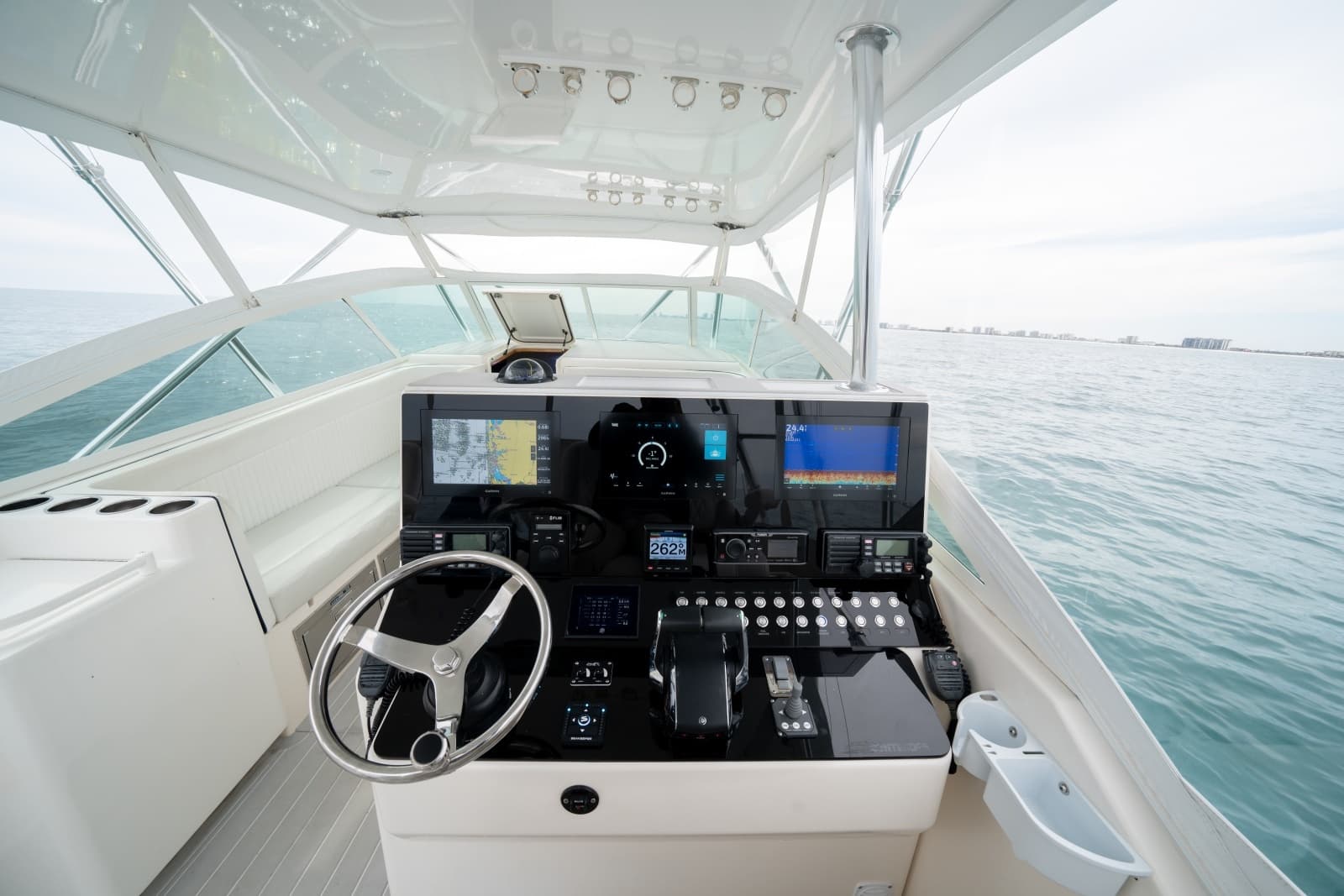 2011 Contender 40 Express