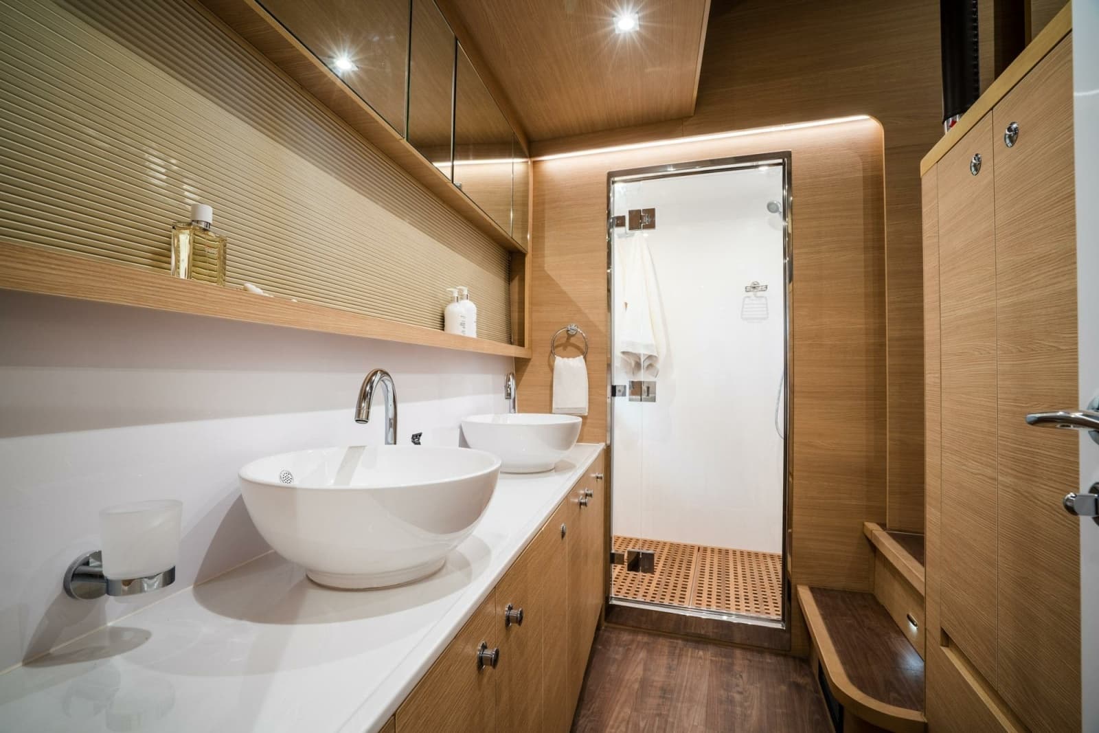 2023 Aquila 54 Yacht