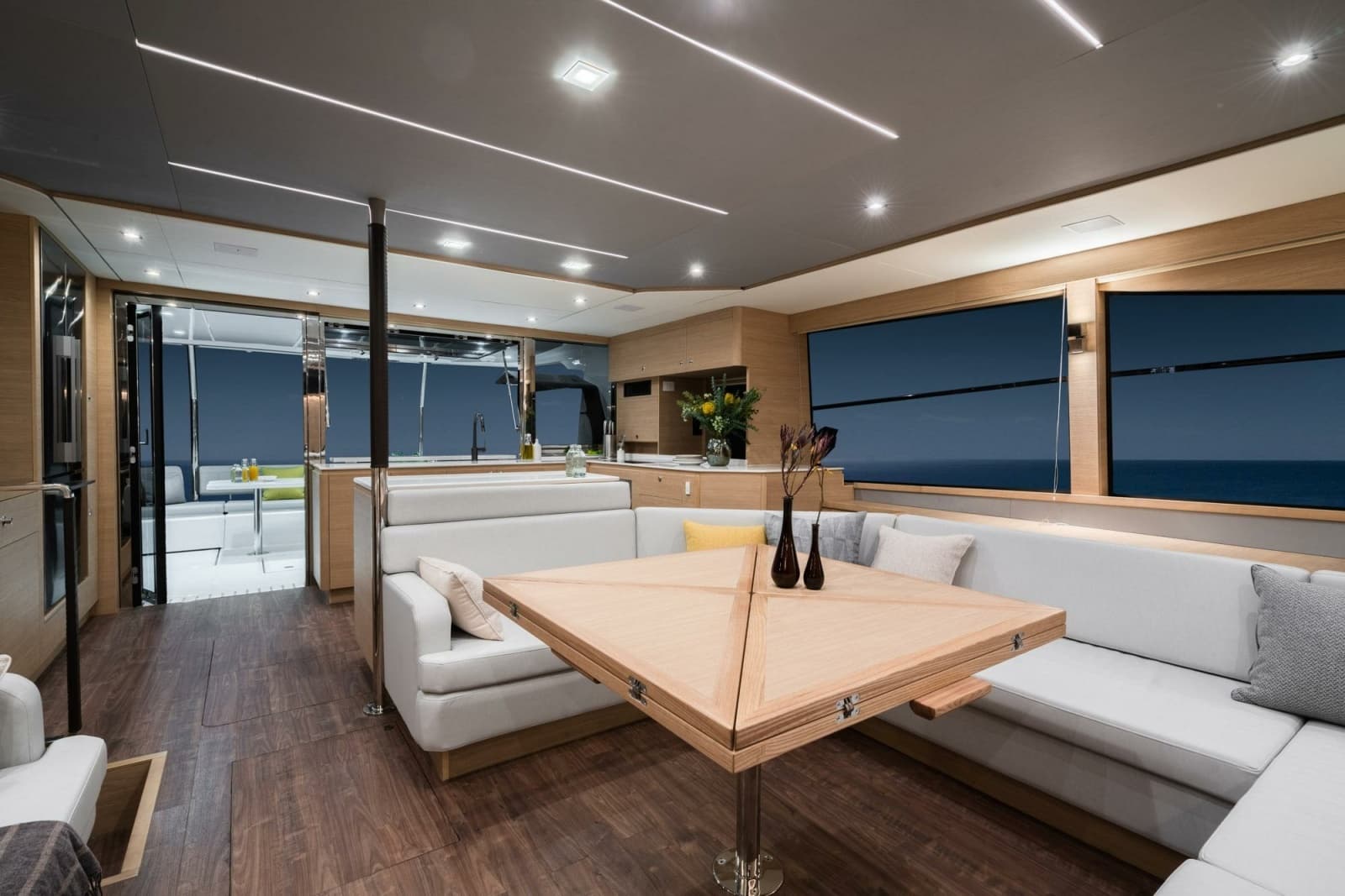 2023 Aquila 54 Yacht