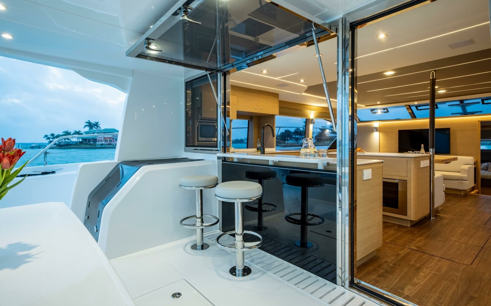 2023 Aquila 54 Yacht