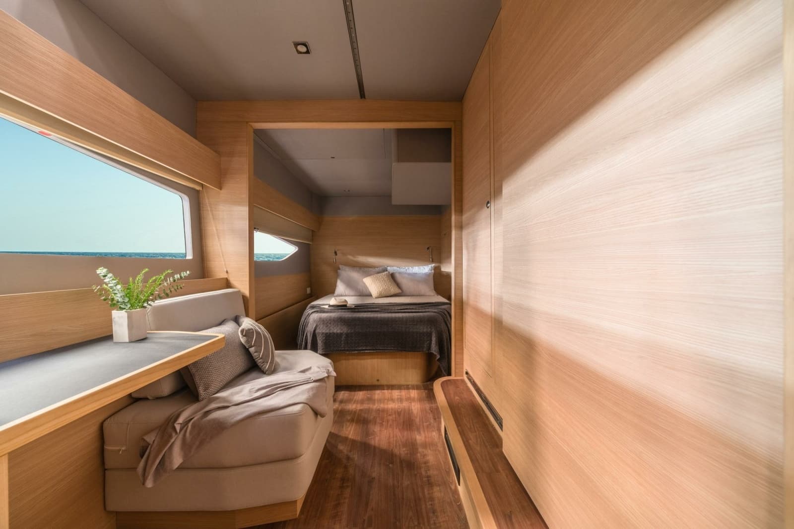 2023 Aquila 54 Yacht