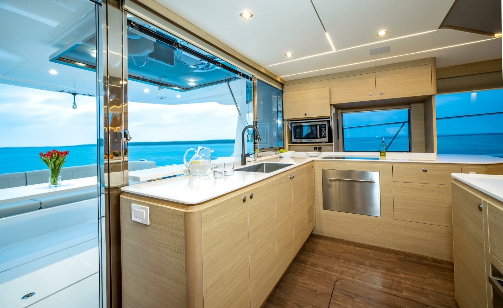 2023 Aquila 54 Yacht