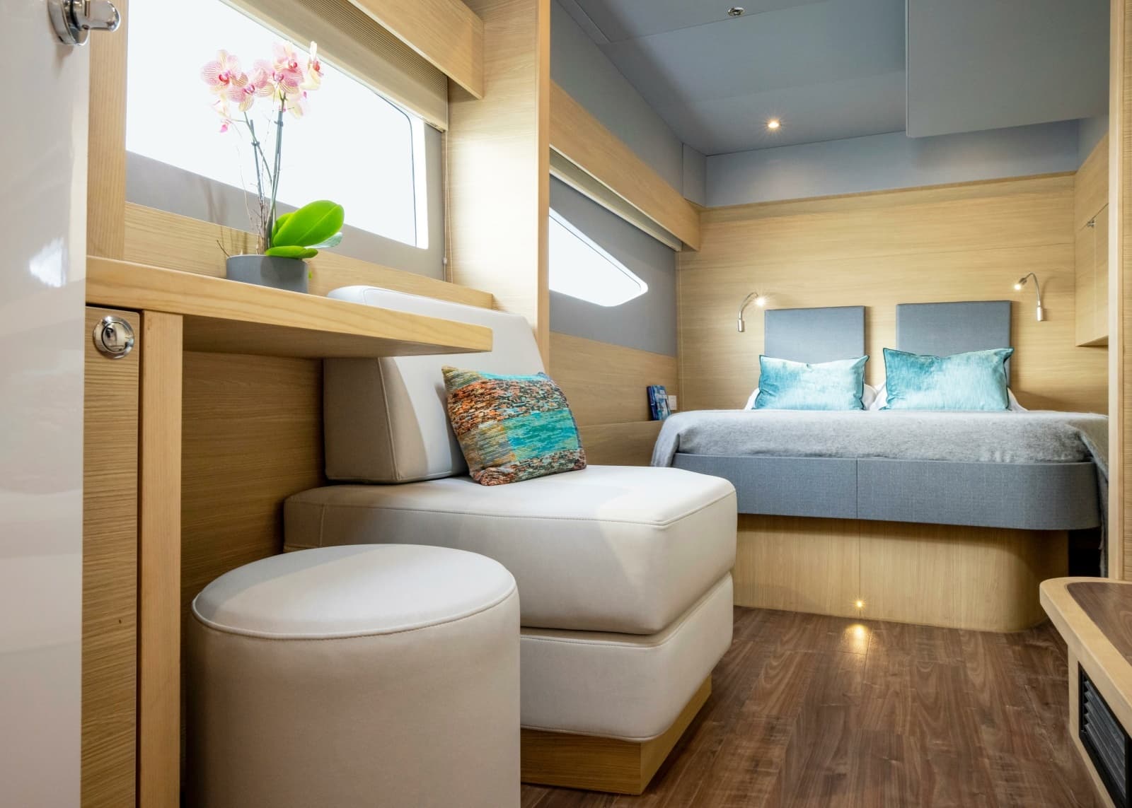 2023 Aquila 54 Yacht