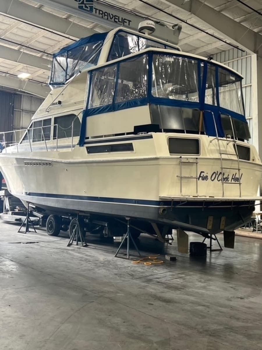1987 Chris-Craft 427 catalina