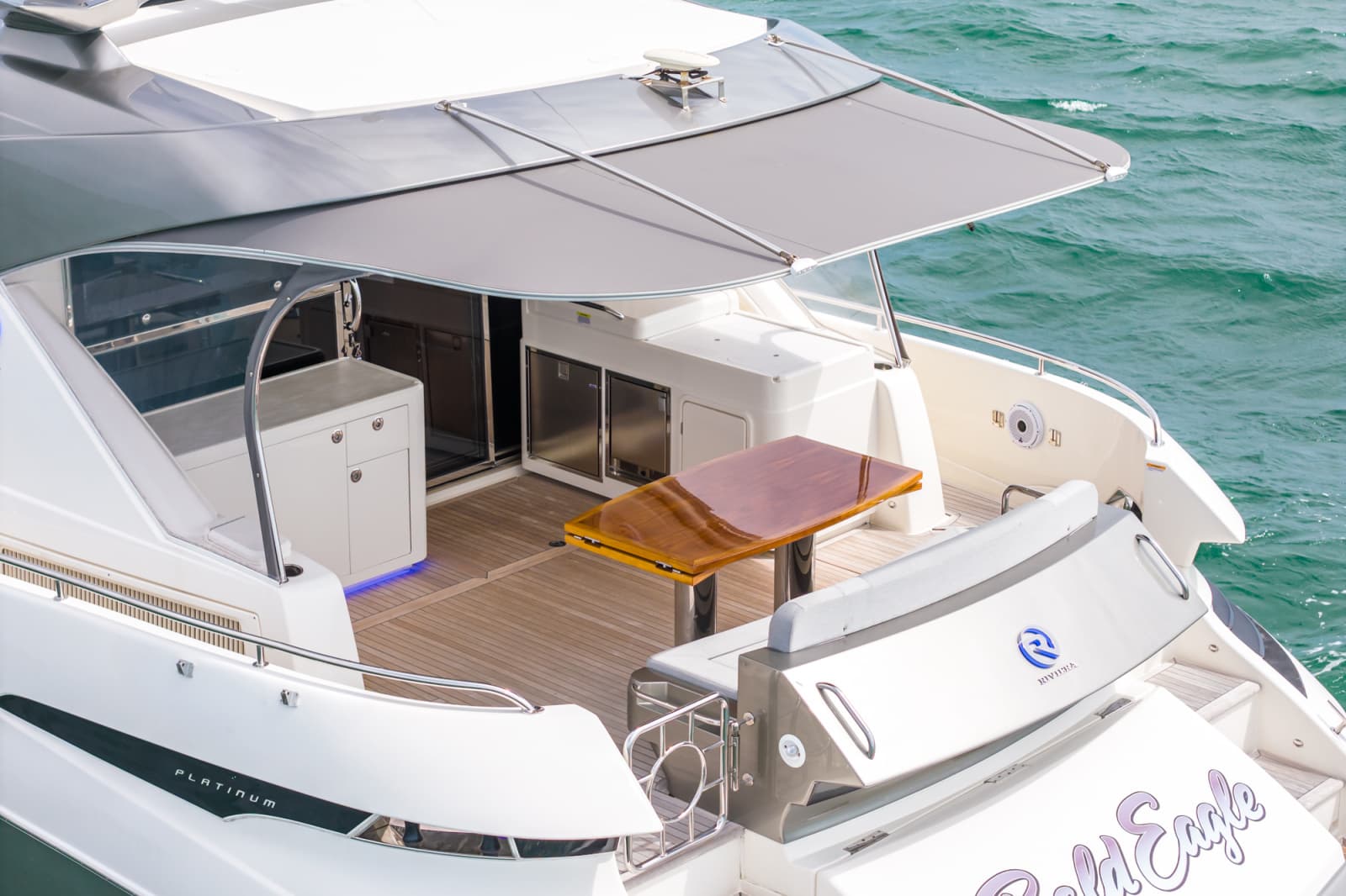 2024 Riviera 6000 SPORT YACHT