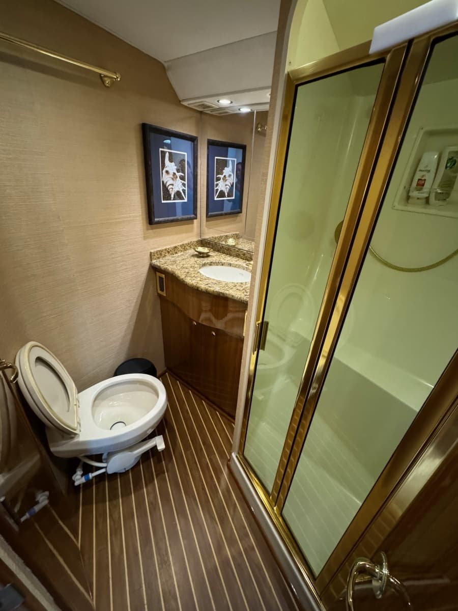 2007 Viking 52 Convertible