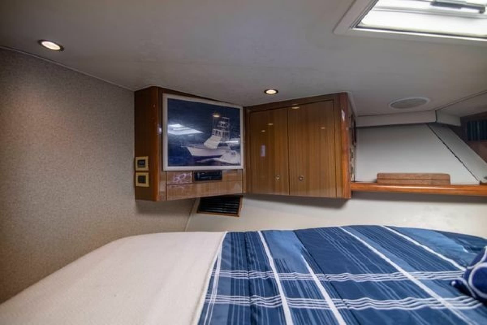 2007 Viking 52 Convertible