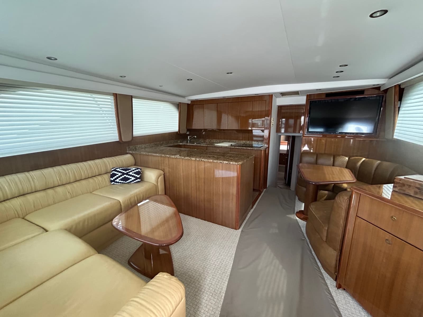 2007 Viking 52 Convertible