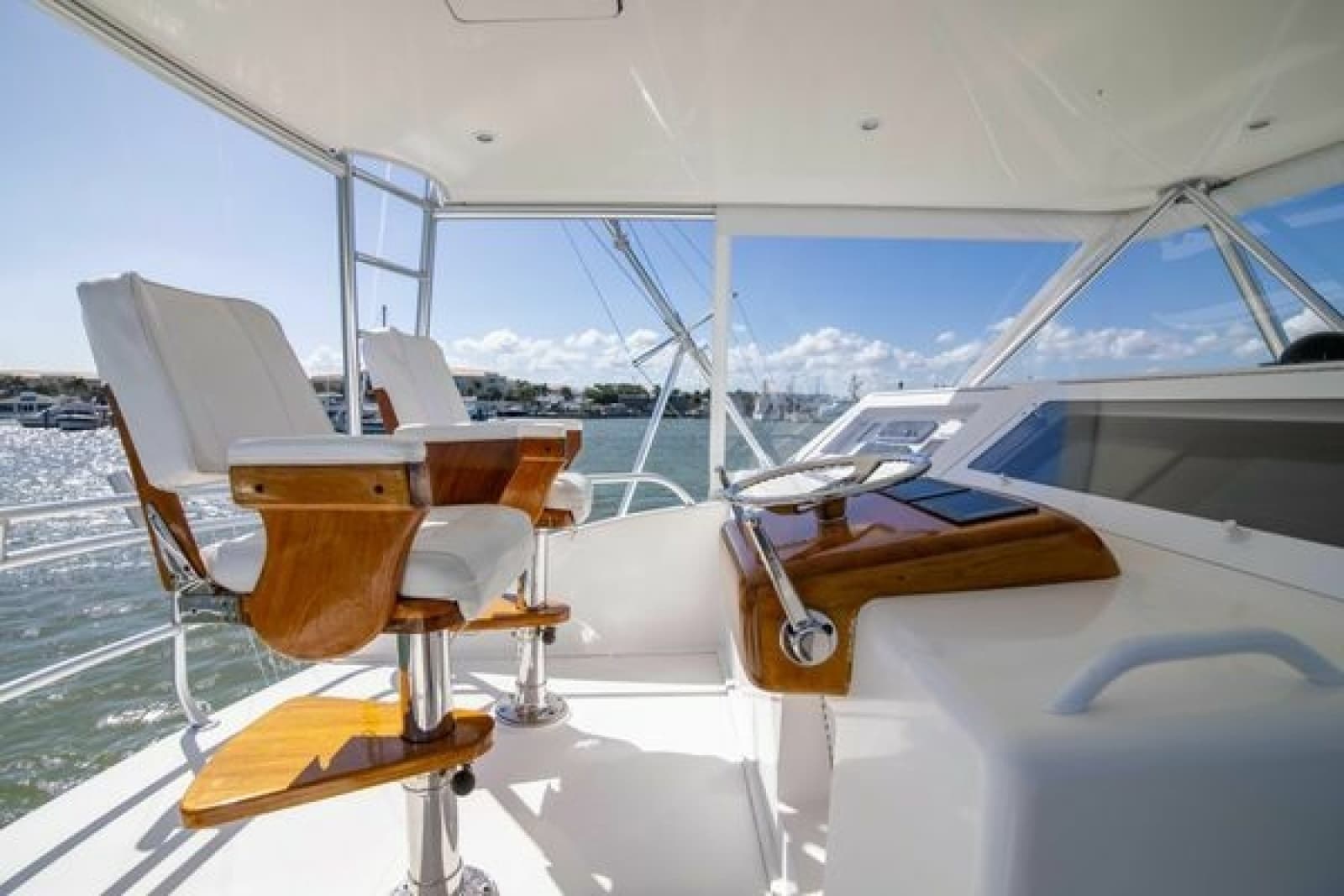 2007 Viking 52 Convertible