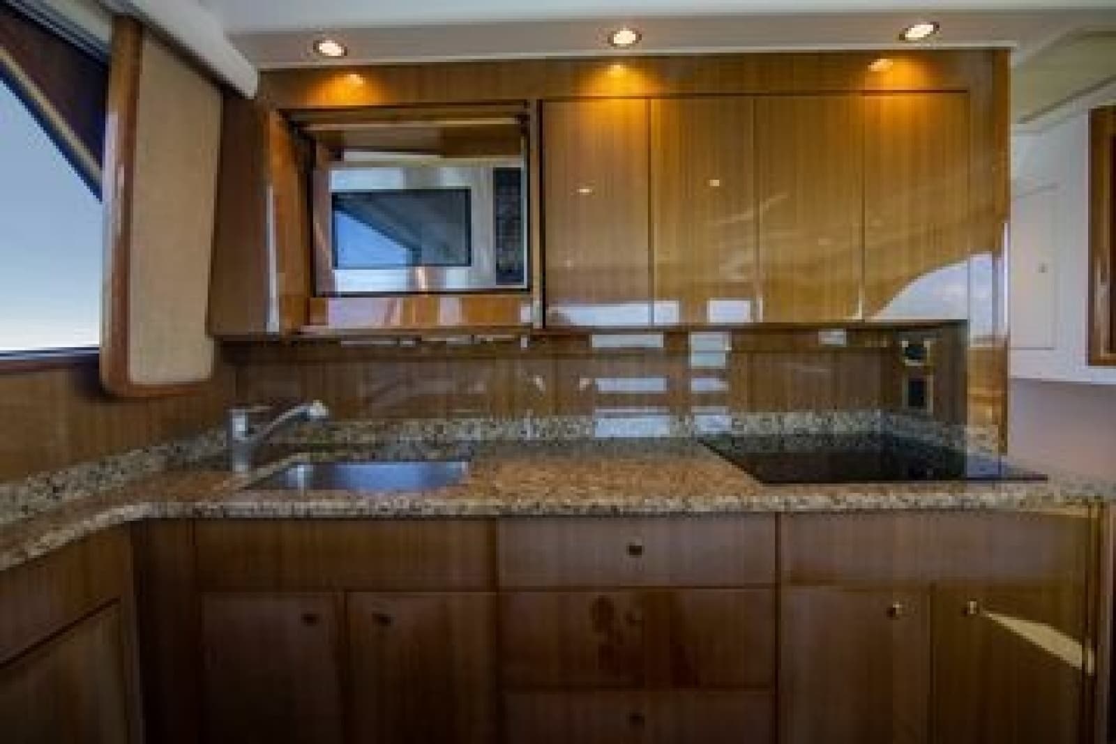 2007 Viking 52 Convertible