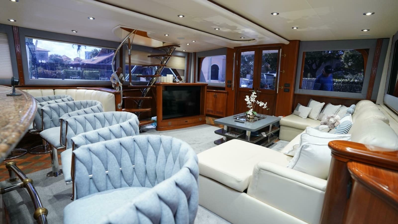 2005 Sea Force IX Enclosed Flybridge