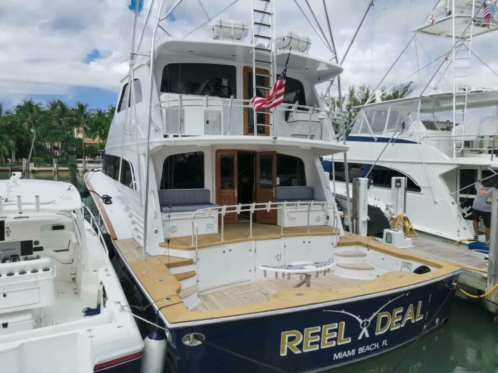 2005 Sea Force IX Enclosed Flybridge