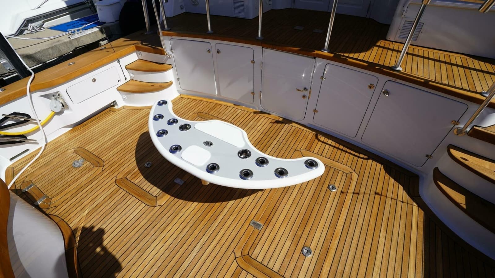 2005 Sea Force IX Enclosed Flybridge