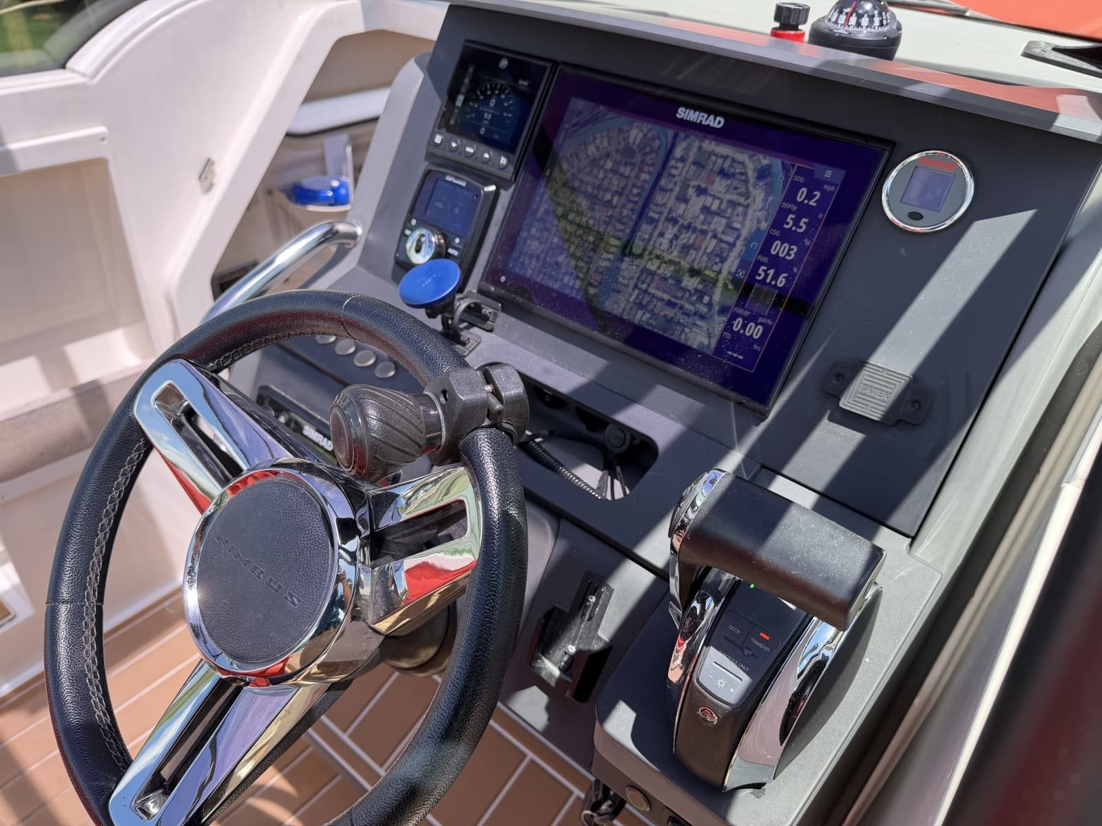 Nimbus 26 - Helm Station Electronics 