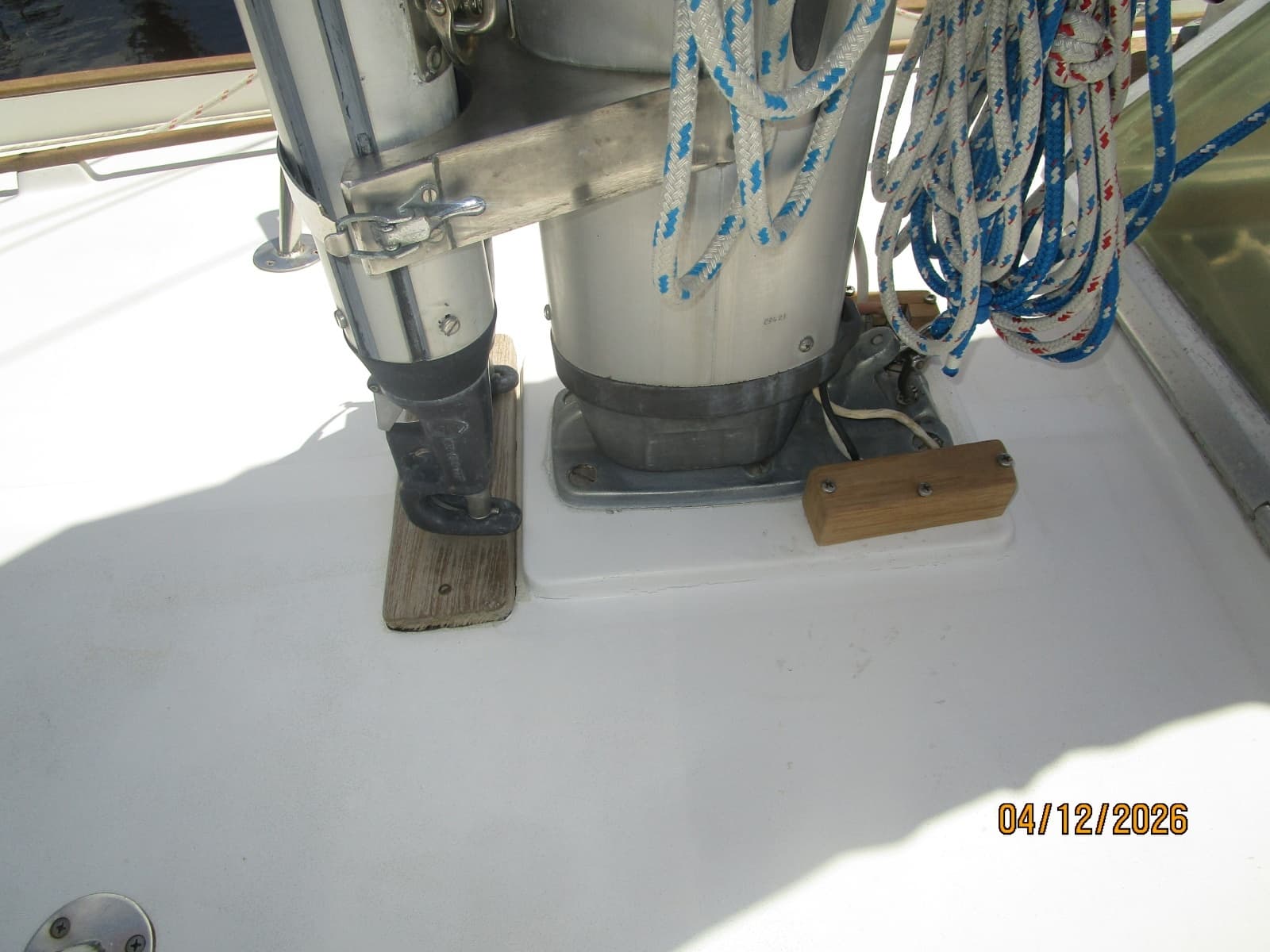 41' Rival mast base2