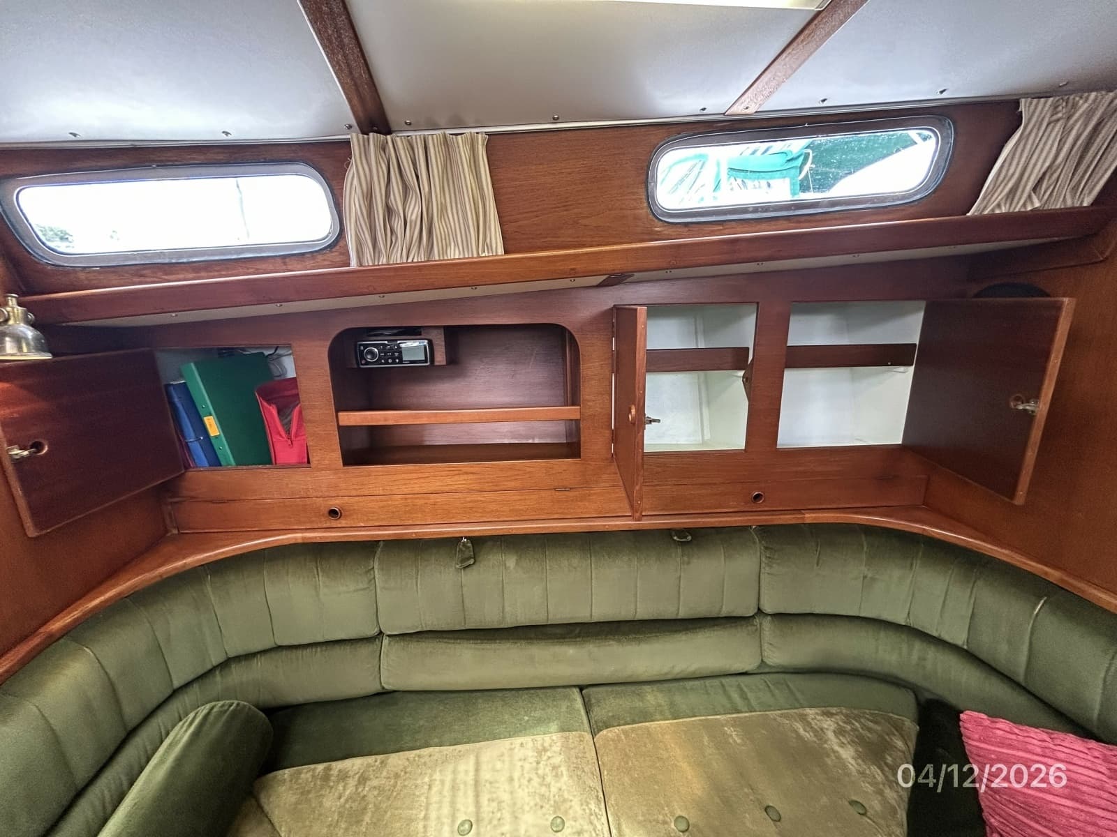 41' Rival salon port storage