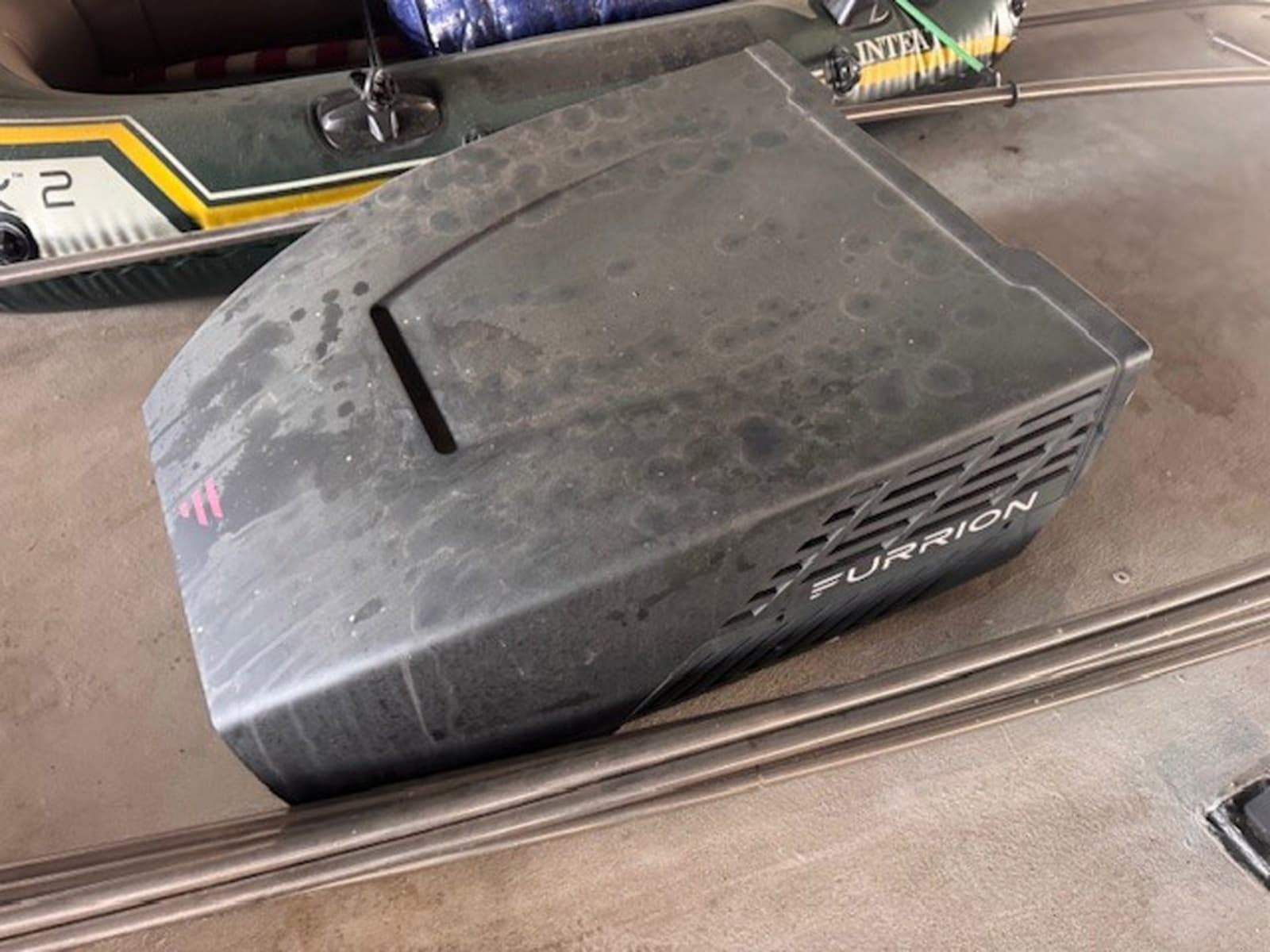 1985 Three Buoys Houseboat