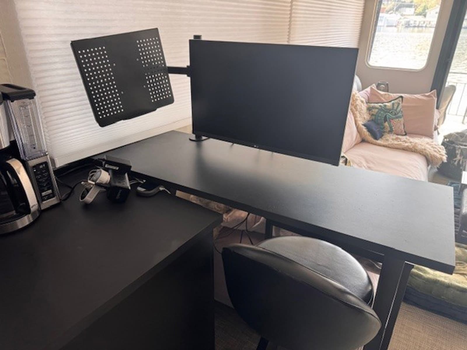 1985 Three Buoys Houseboat