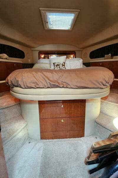 1999 Sea Ray 420 Aft Cabin
