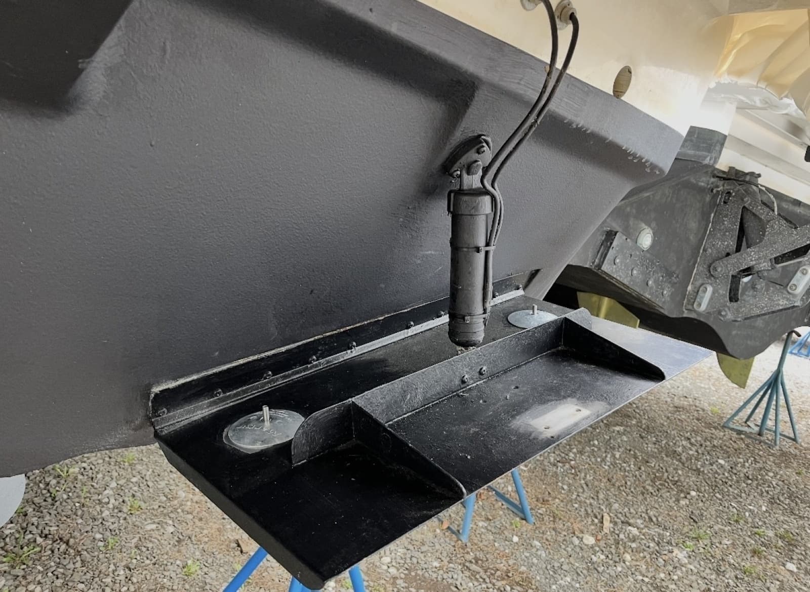 2005 Cruisers Yachts 405 Motor Yacht