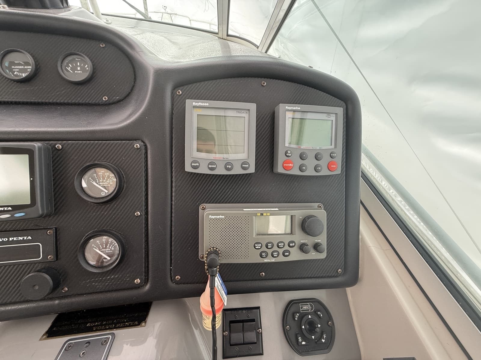 2005 Cruisers Yachts 405 Motor Yacht