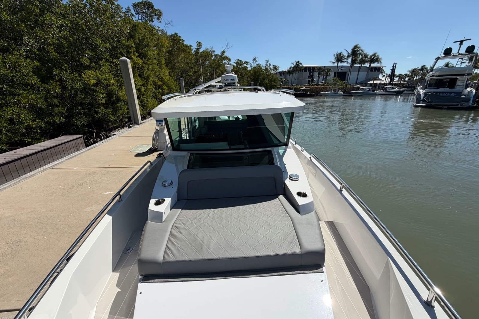 2018 Axopar 37 Cabin