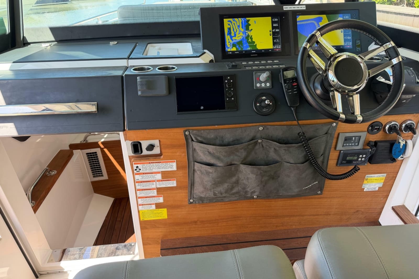 2018 Axopar 37 Cabin