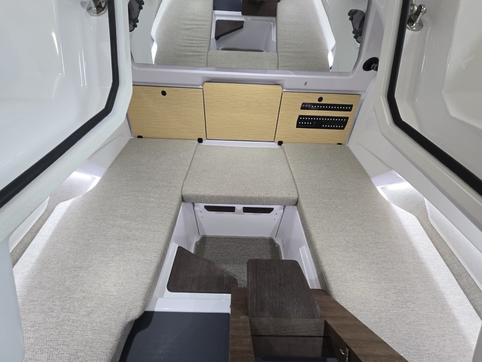 2026 Axopar Cross Cabin