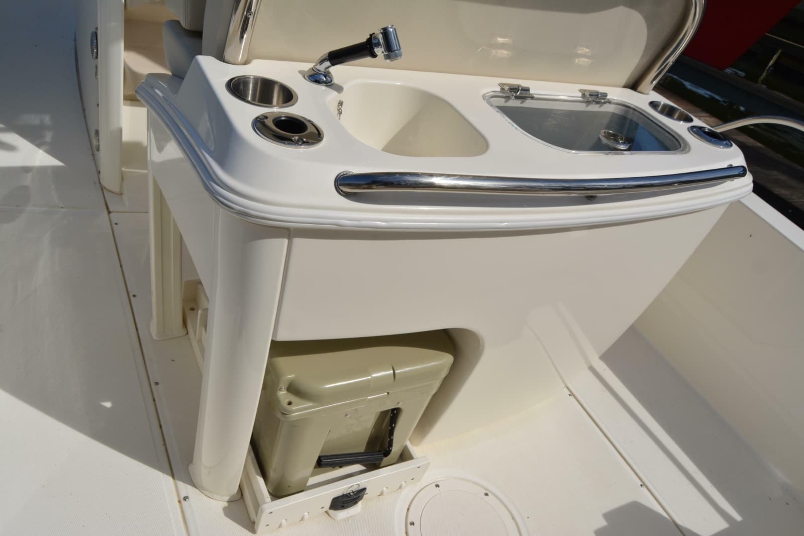 2021 Boston Whaler 270 Dauntless