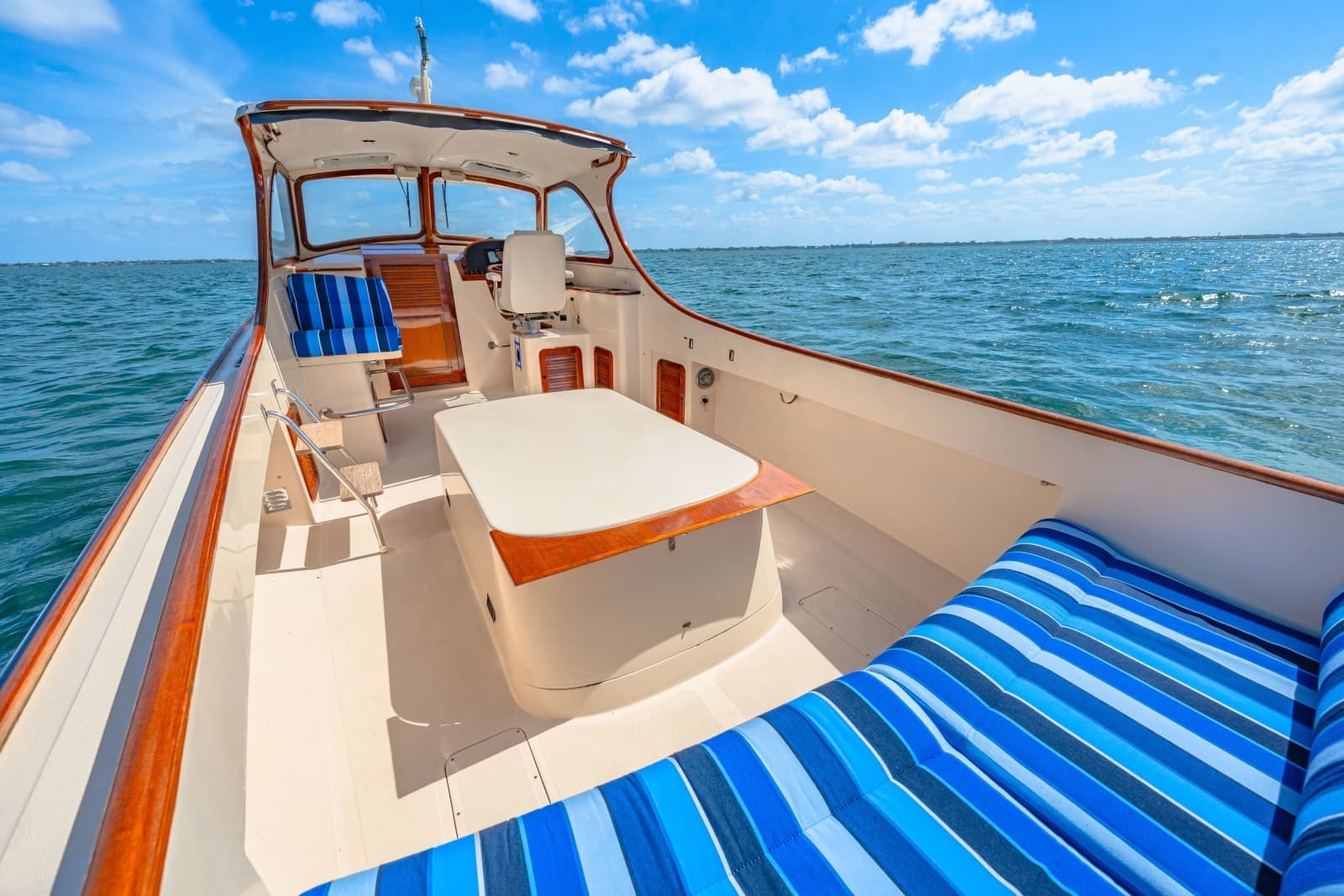 1998 36 Hinckley Picnic Boat Exterior