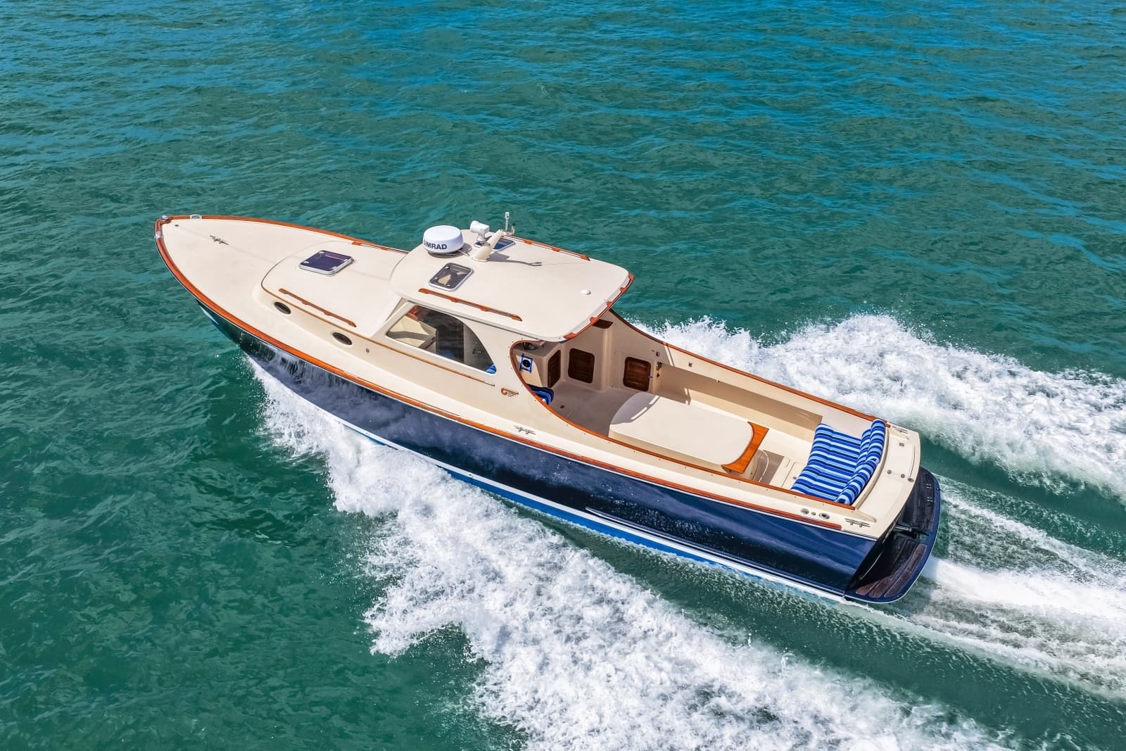 1998 36 Hinckley Picnic Boat Running Shot