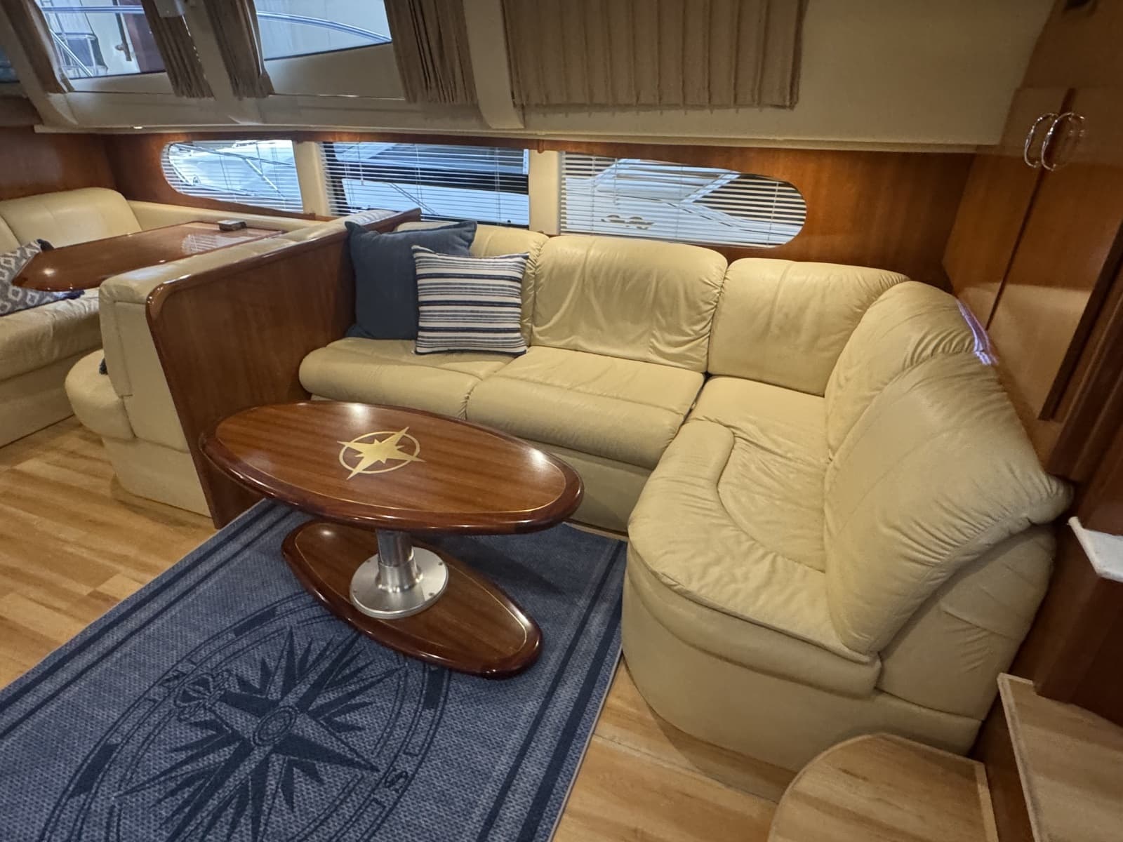 2004 Carver 466 Motor Yacht