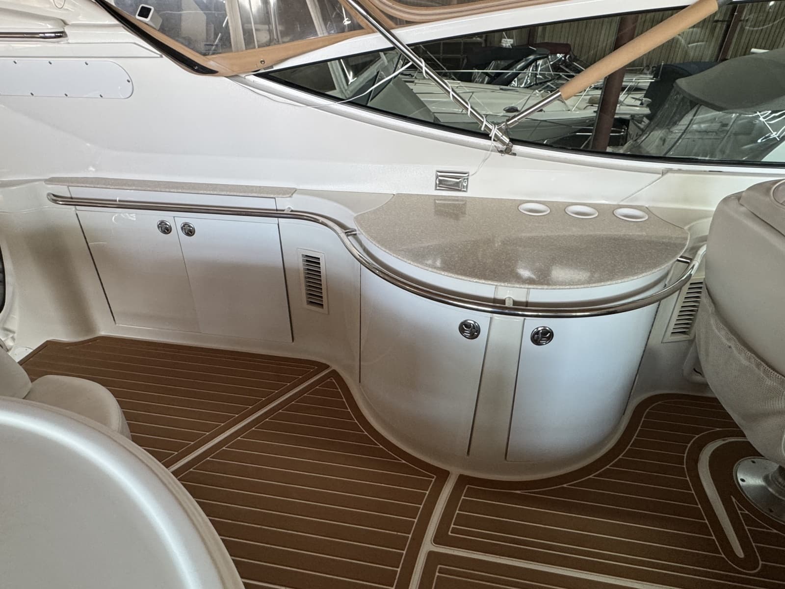 2004 Carver 466 Motor Yacht