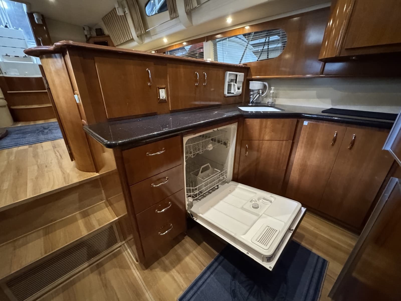 2004 Carver 466 Motor Yacht