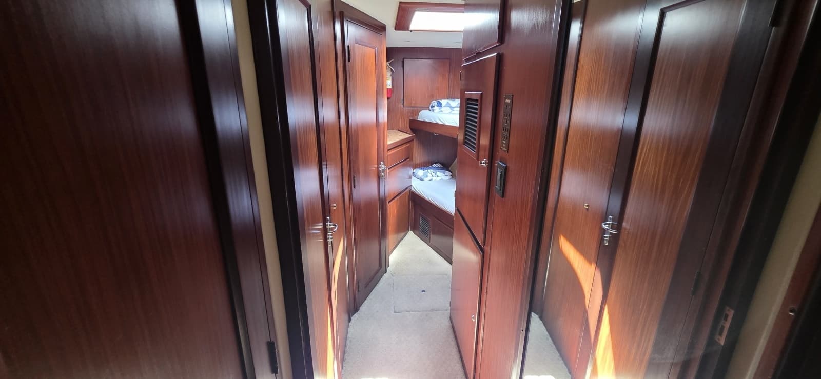 1989 Hatteras 52 Convertible