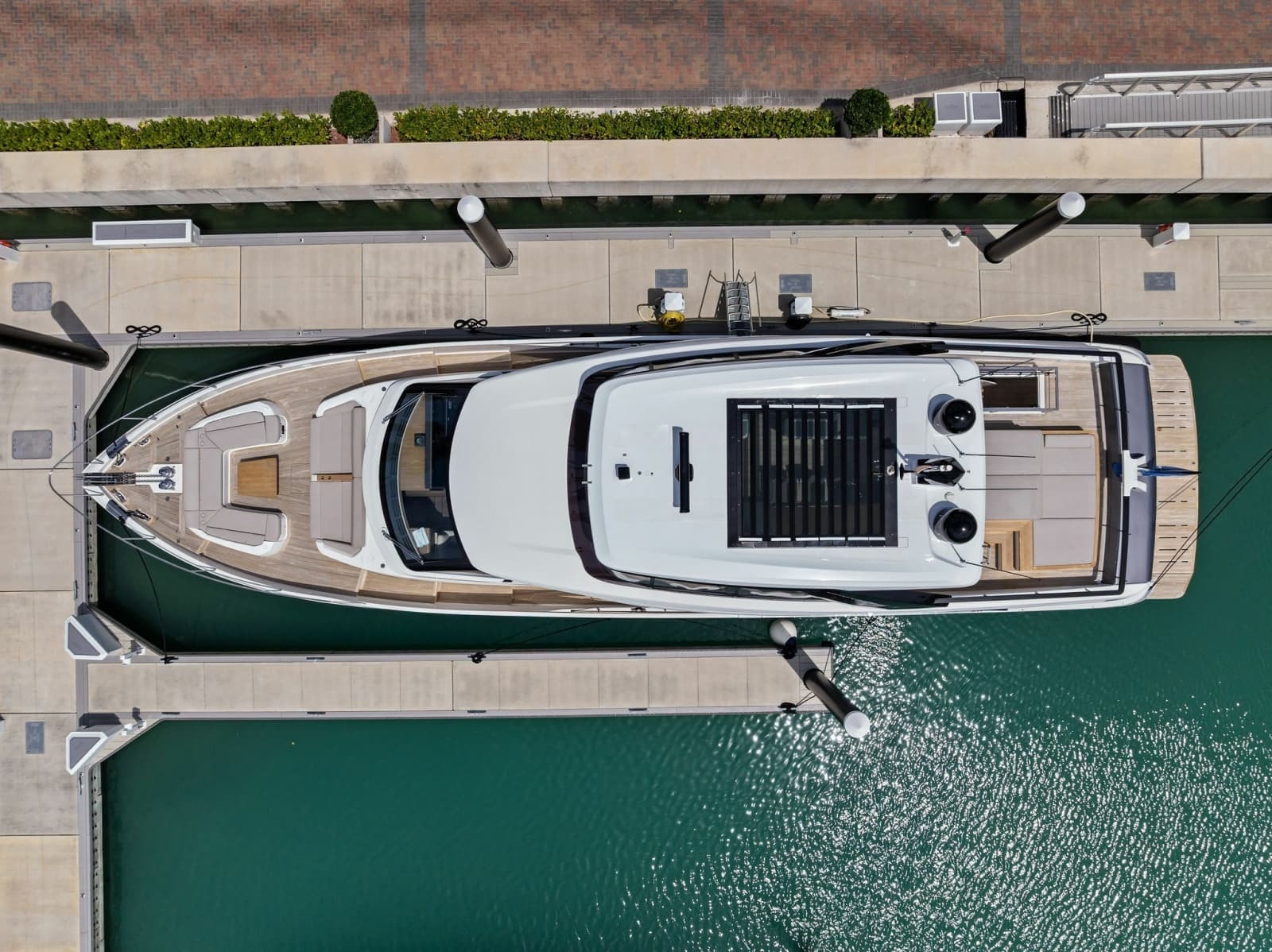 2023 Ferretti Yachts 860